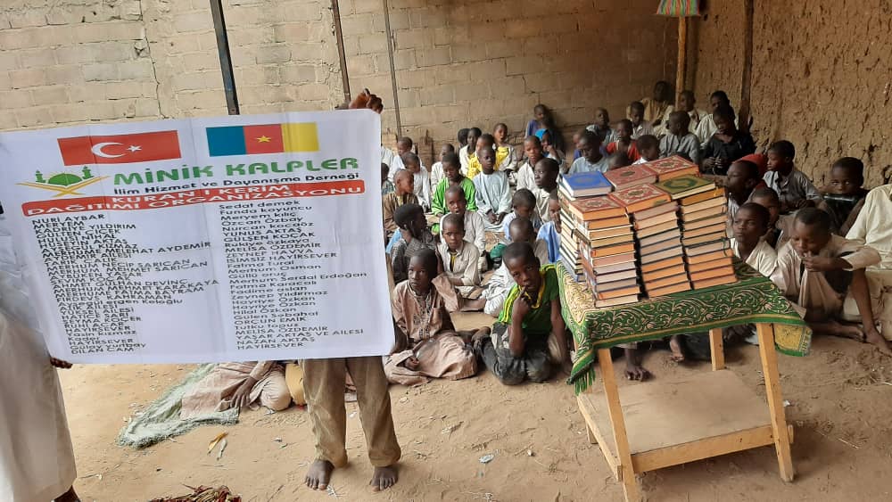 Hafızlara Kur'an-ı Kerim Dağıtmaya Başladık